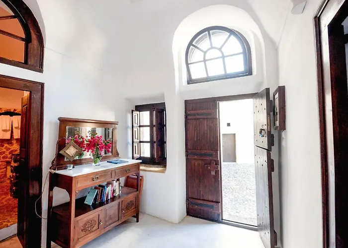 In Megalochori With Private Pool Villa *