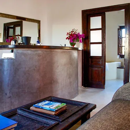 In Megalochori With Private Pool *