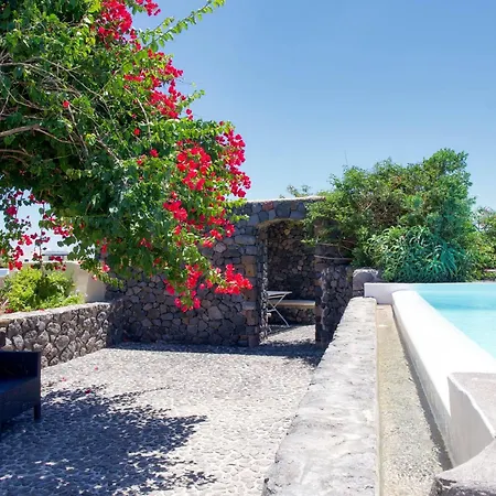 In Megalochori With Private Pool Villa