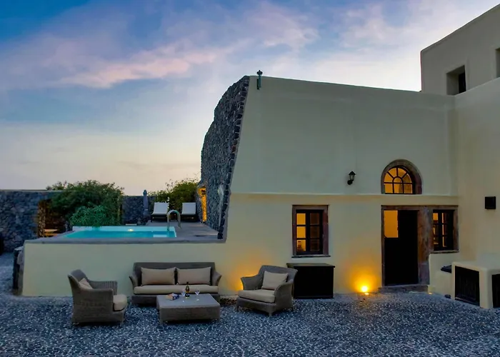 In Megalochori With Private Pool