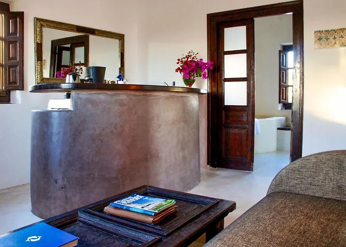 In Megalochori With Private Pool *