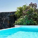 In Megalochori With Private Pool * Megalochori (Santorini)