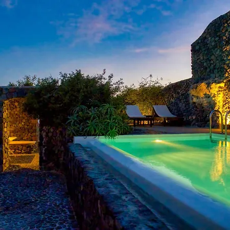Villa In Megalochori With Private Pool